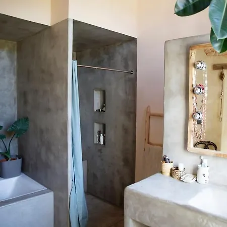 Beautiful Chartreuse With Swimming Pool Villa Jegun