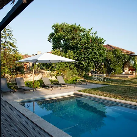 Beautiful Chartreuse With Swimming Pool Villa *